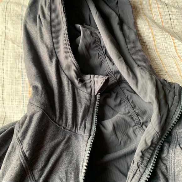 Lululemon Reversible Zip-Up - Picture 8 of 8